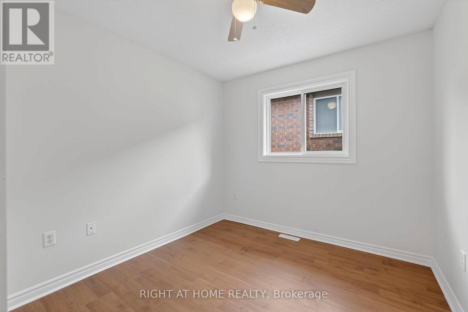 16 Glenhill Drive, Barrie, Ontario  L4N 5X4 - Photo 25 - S12924866