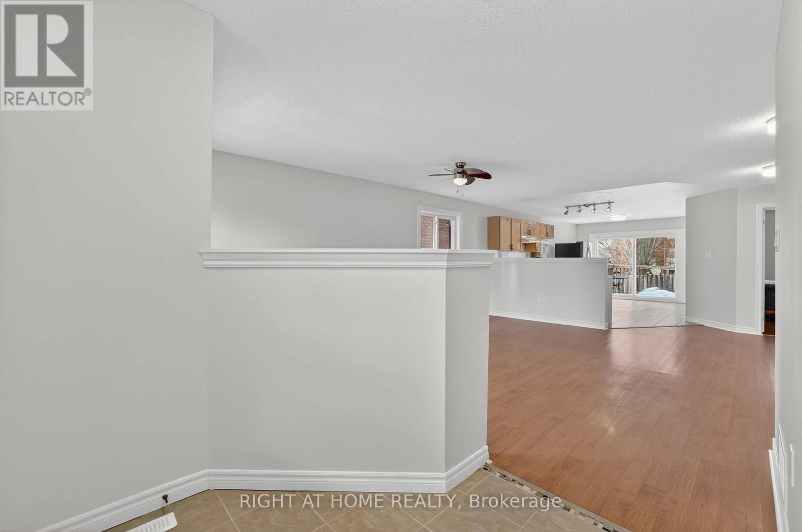 16 Glenhill Drive, Barrie, Ontario  L4N 5X4 - Photo 28 - S12924866