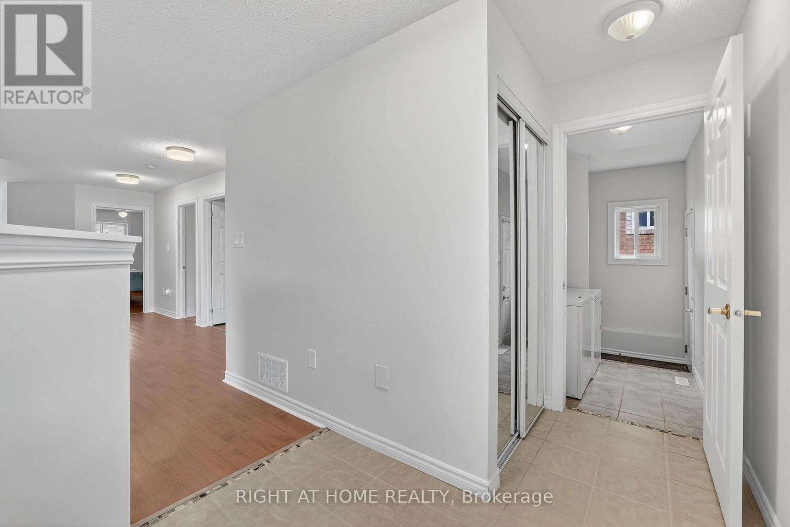 16 Glenhill Drive, Barrie, Ontario  L4N 5X4 - Photo 29 - S12924866