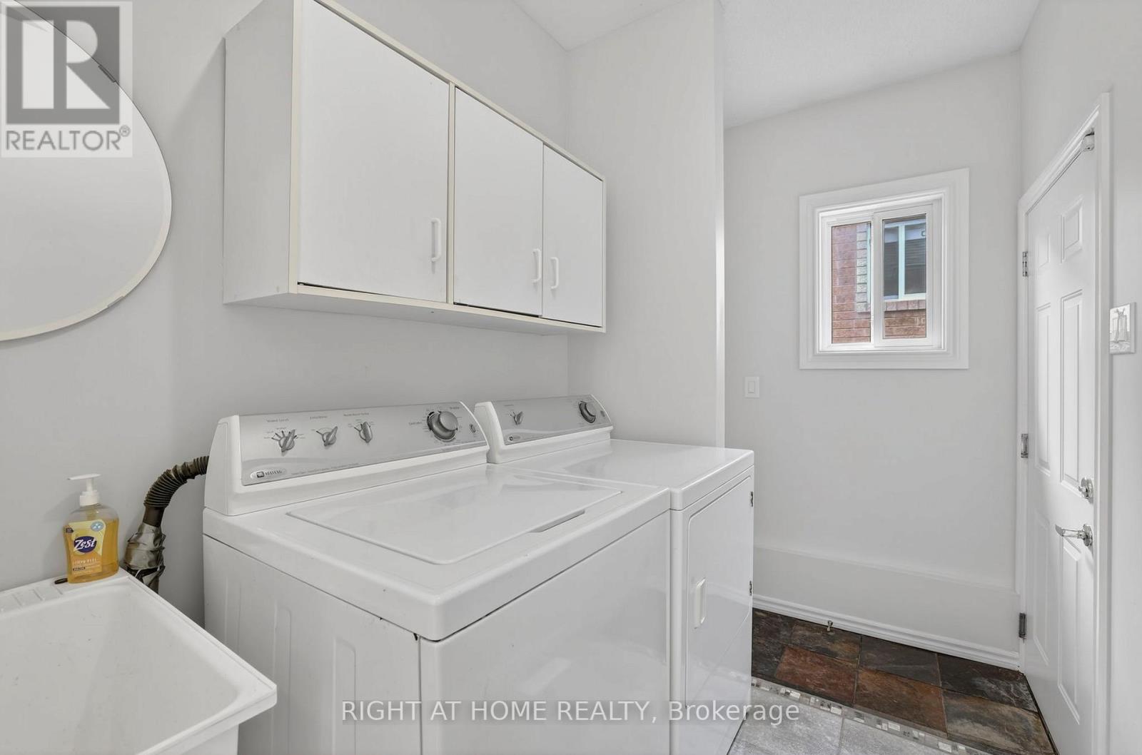 16 Glenhill Drive, Barrie, Ontario  L4N 5X4 - Photo 30 - S12924866