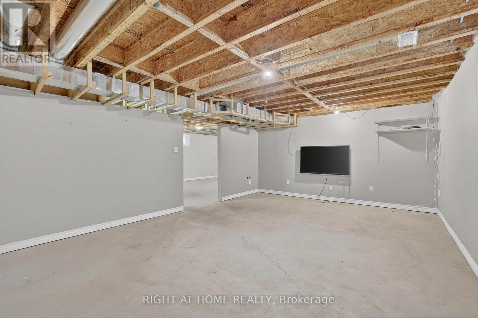 16 Glenhill Drive, Barrie, Ontario  L4N 5X4 - Photo 32 - S12924866