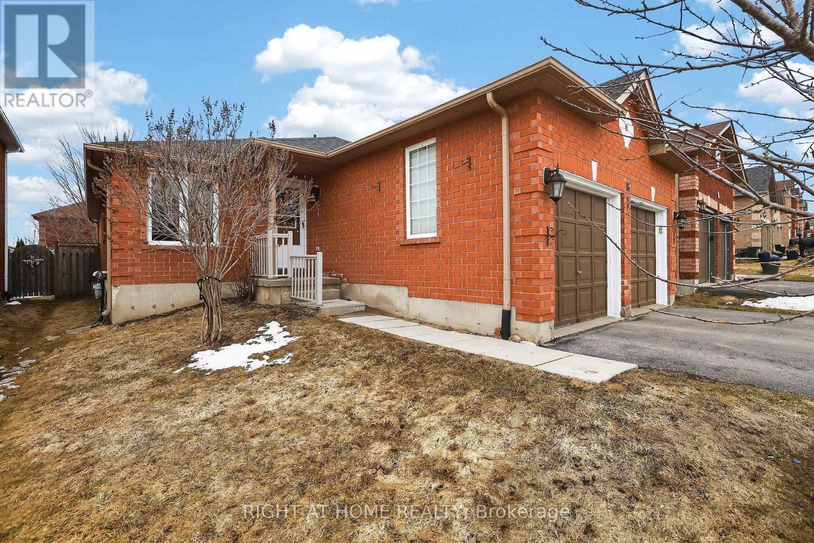 16 Glenhill Drive, Barrie, Ontario  L4N 5X4 - Photo 4 - S12924866