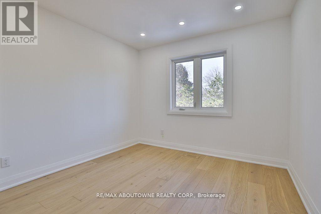 63 Tradewind Drive, Oakville, Ontario  L6L 6K8 - Photo 22 - W12865776