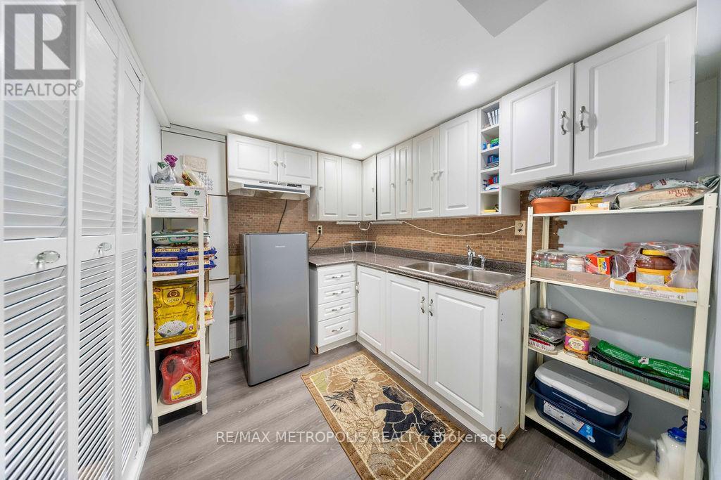 42 Gulliver Crescent, Brampton, Ontario  L6S 1S9 - Photo 35 - W12899544