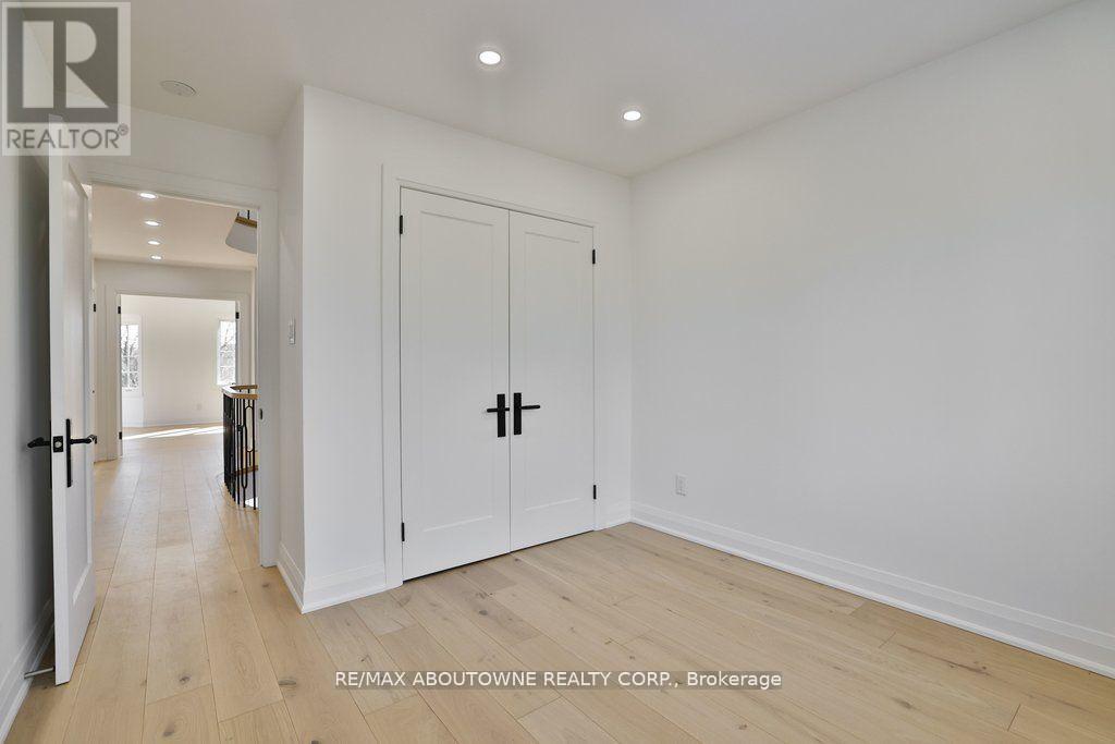 63 Tradewind Drive, Oakville, Ontario  L6L 6K8 - Photo 23 - W12865776