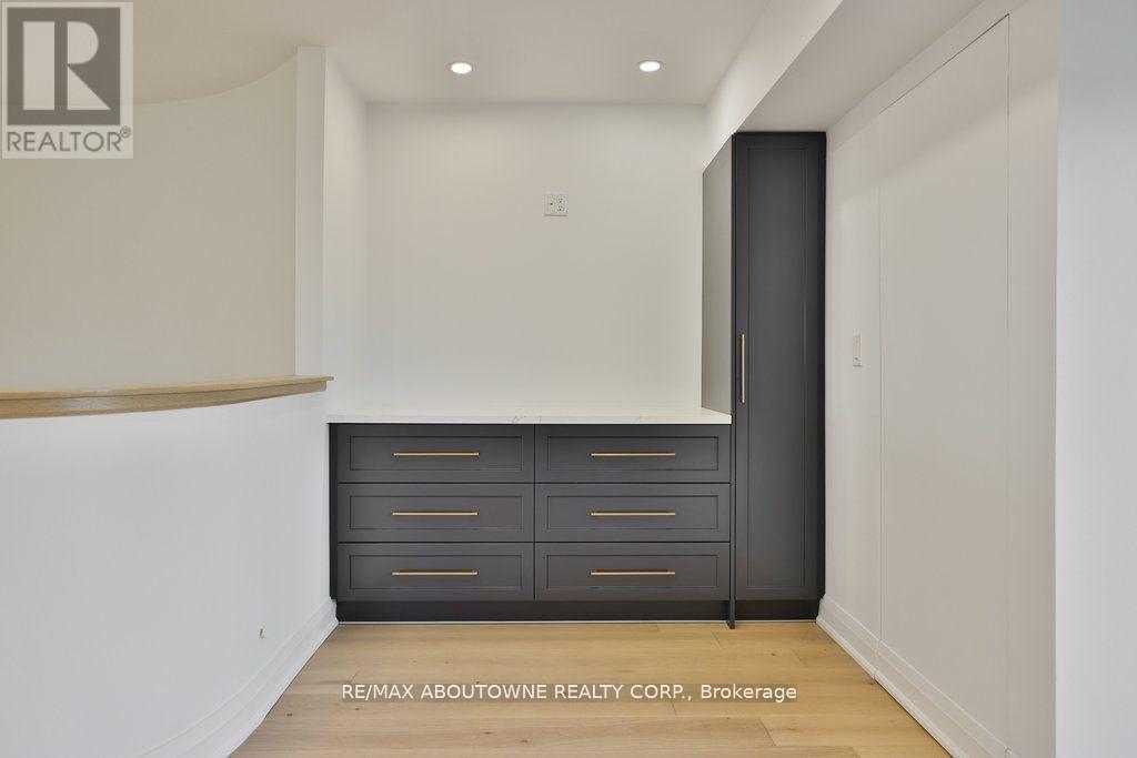 63 Tradewind Drive, Oakville, Ontario  L6L 6K8 - Photo 31 - W12865776