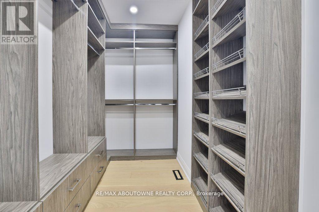 63 Tradewind Drive, Oakville, Ontario  L6L 6K8 - Photo 32 - W12865776