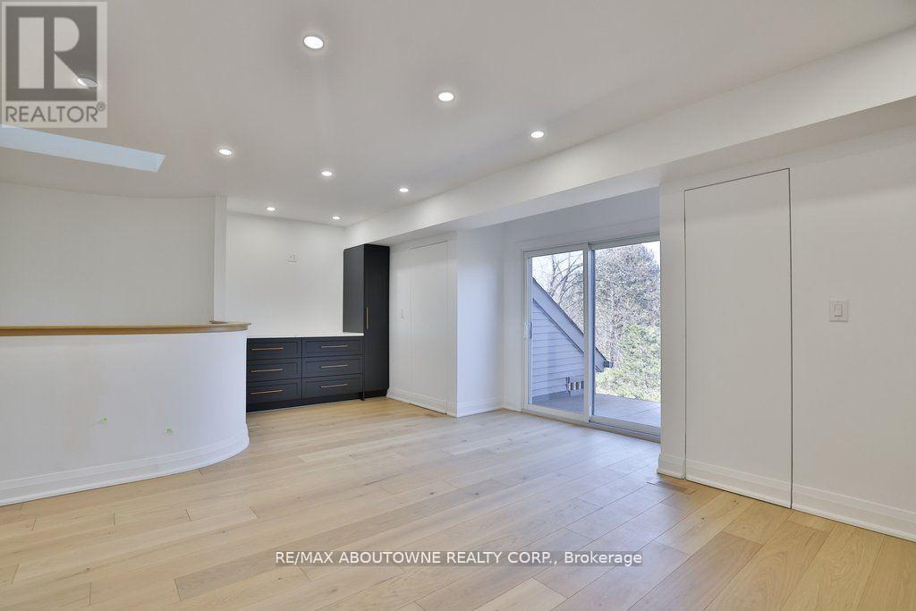 63 Tradewind Drive, Oakville, Ontario  L6L 6K8 - Photo 28 - W12865776