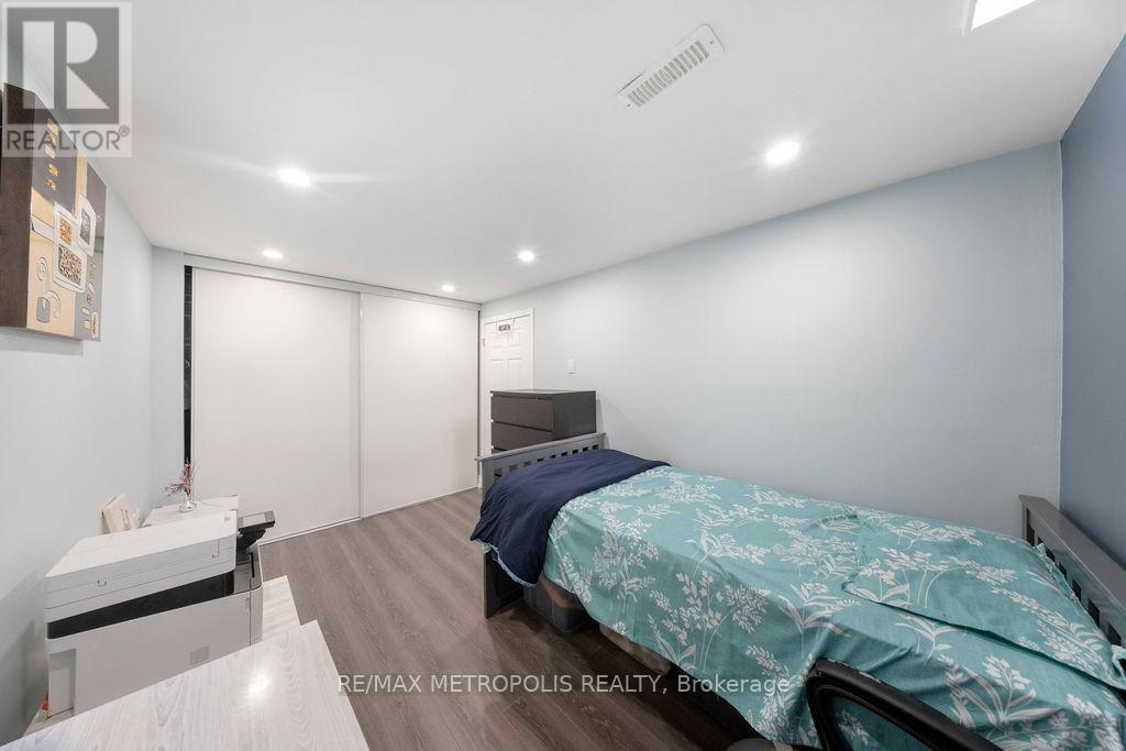 42 Gulliver Crescent, Brampton, Ontario  L6S 1S9 - Photo 41 - W12899544