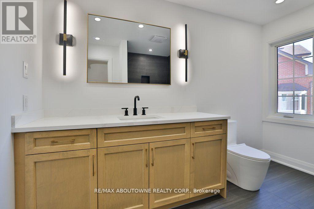 63 Tradewind Drive, Oakville, Ontario  L6L 6K8 - Photo 25 - W12865776