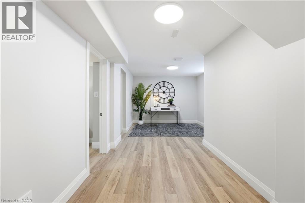 957 Queensdale Avenue E, Hamilton, Ontario  L8T 1H5 - Photo 17 - 40815303