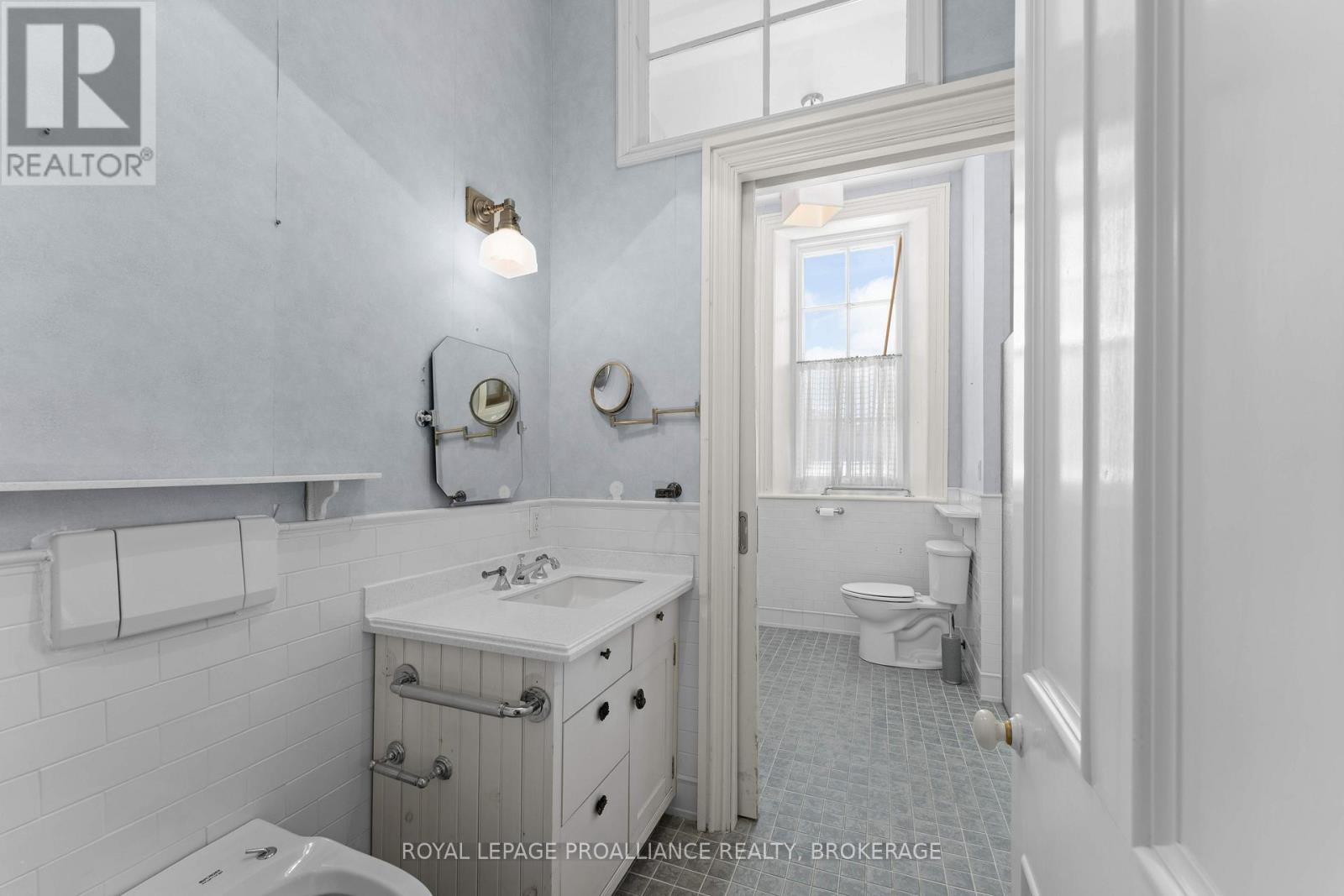 3 Emily Street, Kingston, Ontario  K7L 2W2 - Photo 25 - X12924924