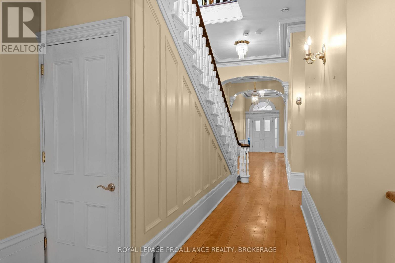 3 Emily Street, Kingston, Ontario  K7L 2W2 - Photo 4 - X12924924