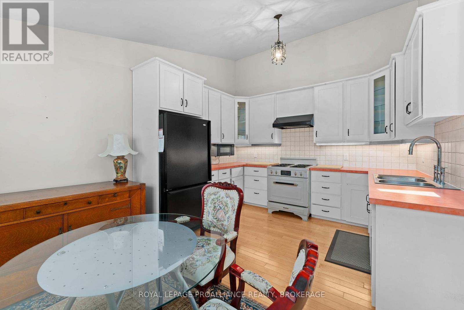 3 Emily Street, Kingston, Ontario  K7L 2W2 - Photo 41 - X12924924