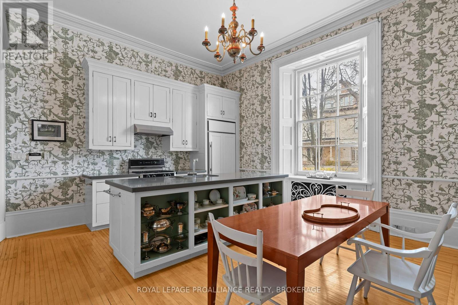 3 Emily Street, Kingston, Ontario  K7L 2W2 - Photo 6 - X12924924