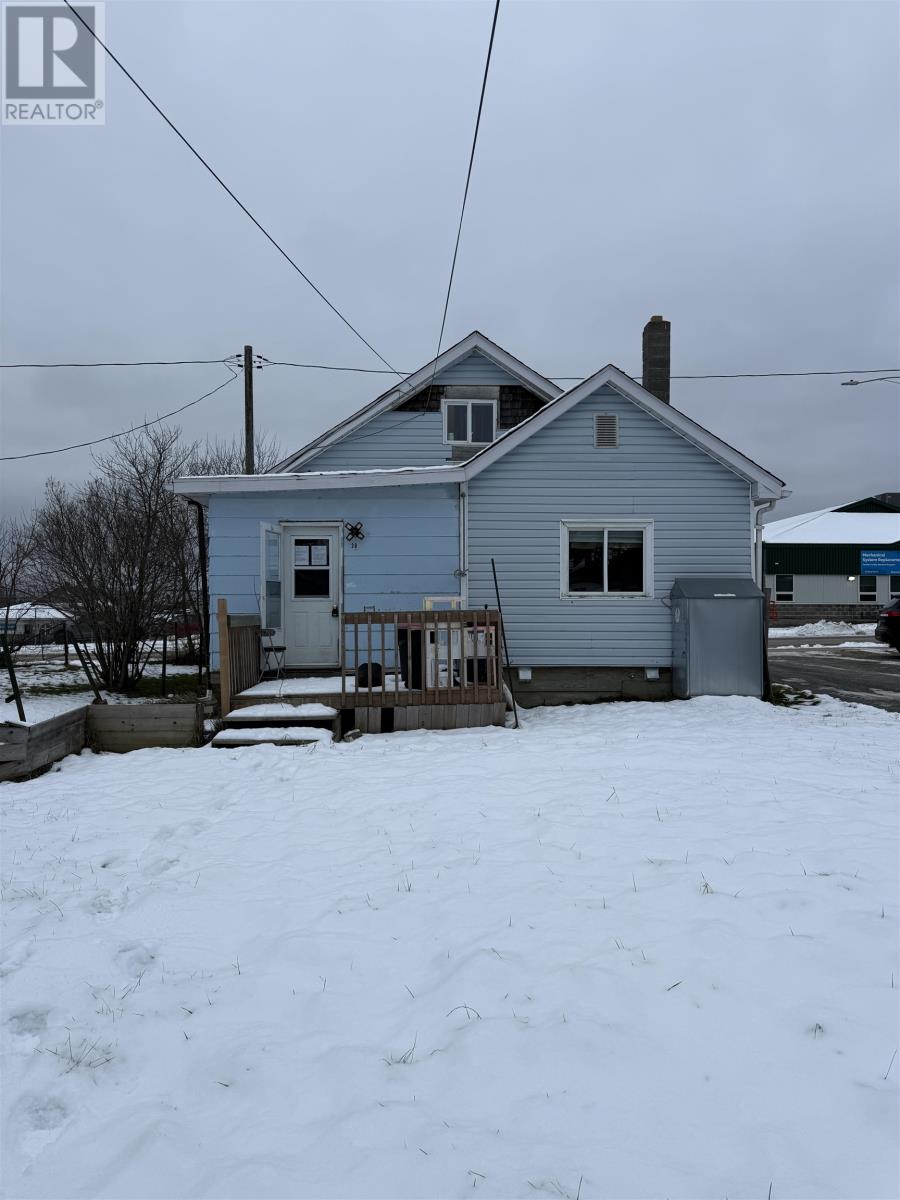 38 King St, Sioux Lookout, Ontario  P8T 1E8 - Photo 2 - TB2600308