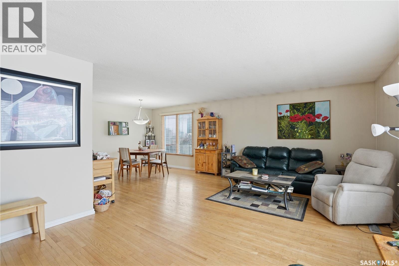 302 Bentham Crescent, Saskatoon, Saskatchewan  S7N 3V4 - Photo 6 - SK031369