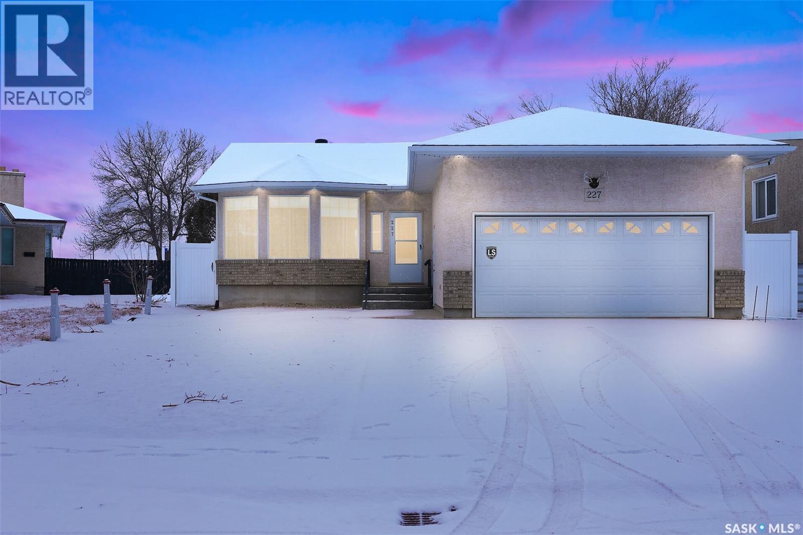 227 Rothwell CRESCENT, regina, Saskatchewan