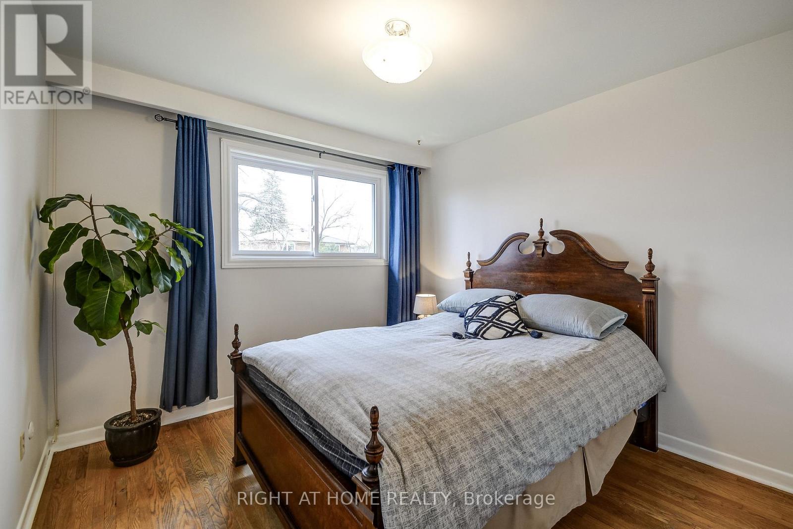 575 Eversley Drive, Mississauga, Ontario  L5A 2E1 - Photo 16 - W12924606