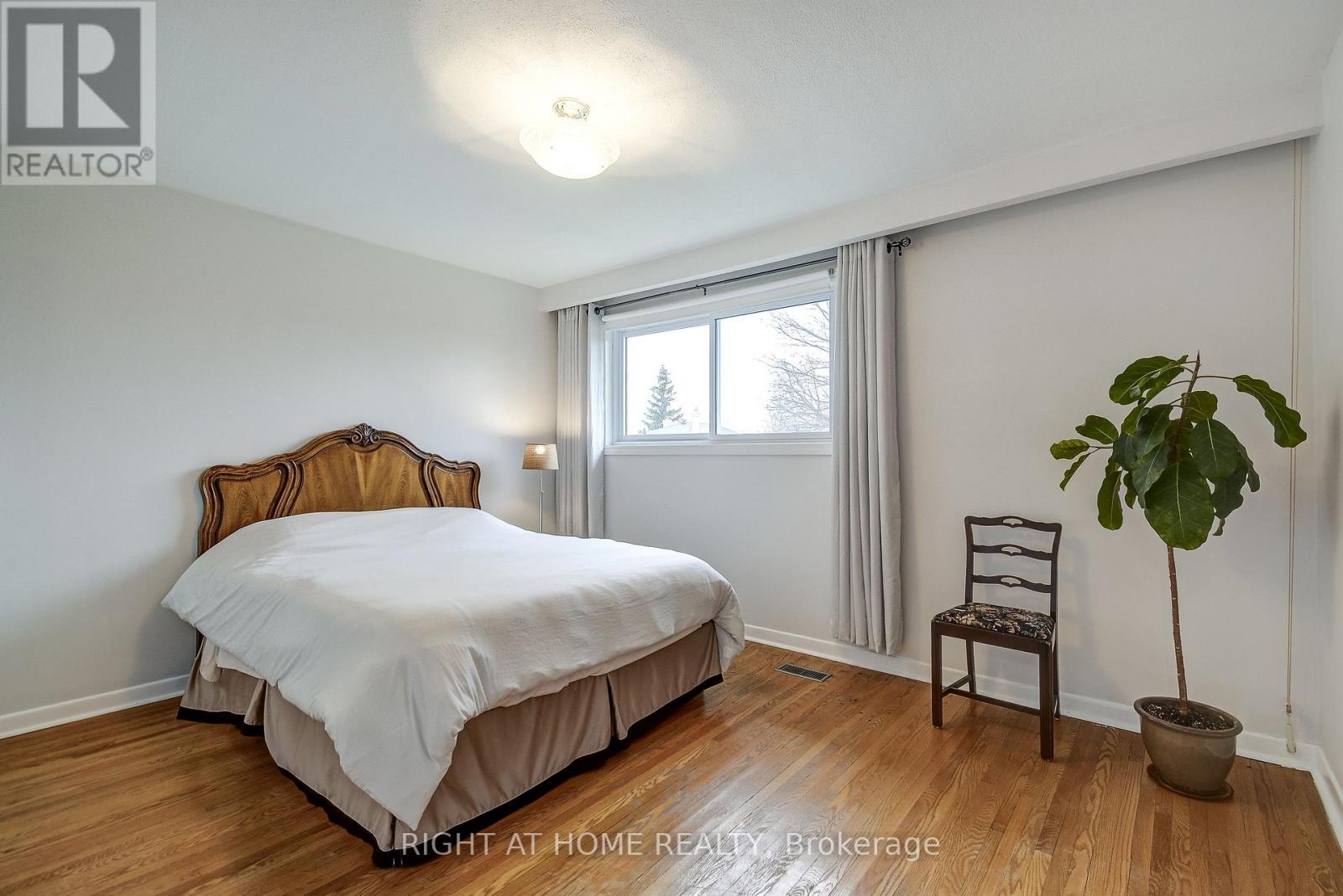 575 Eversley Drive, Mississauga, Ontario  L5A 2E1 - Photo 17 - W12924606