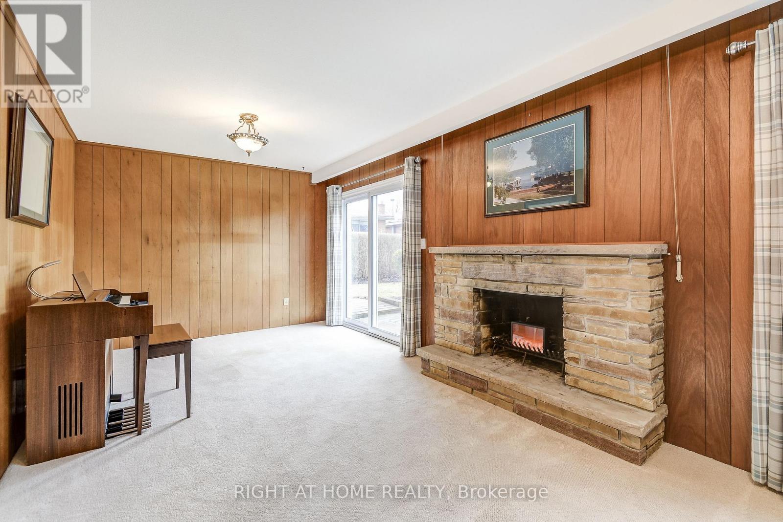 575 Eversley Drive, Mississauga, Ontario  L5A 2E1 - Photo 21 - W12924606