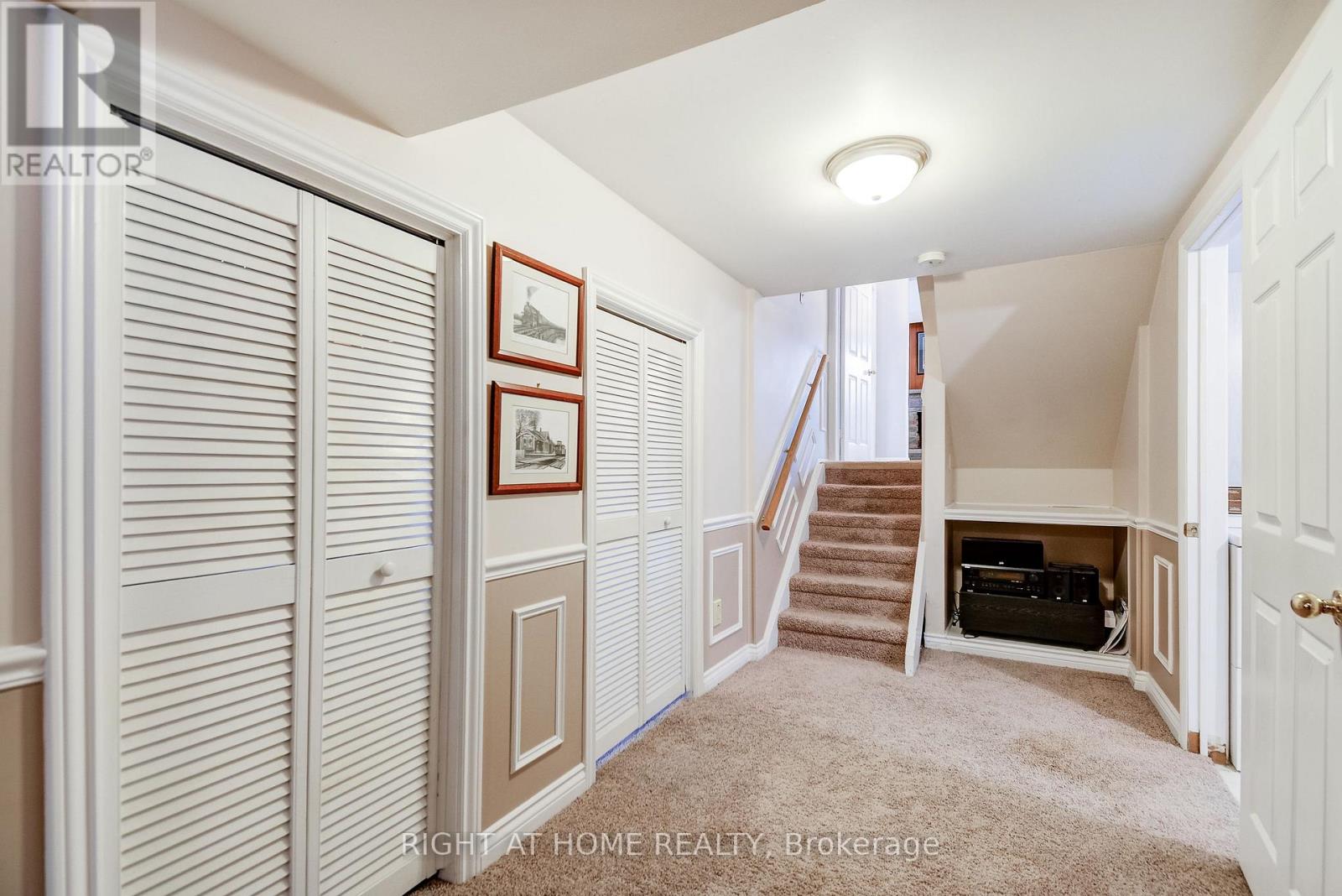 575 Eversley Drive, Mississauga, Ontario  L5A 2E1 - Photo 24 - W12924606