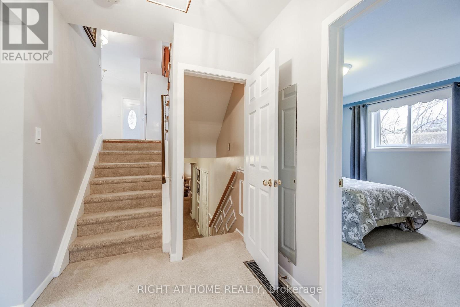 575 Eversley Drive, Mississauga, Ontario  L5A 2E1 - Photo 25 - W12924606