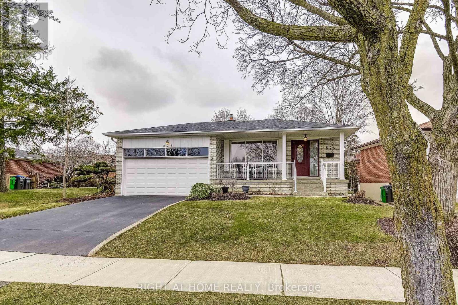 575 Eversley Drive, Mississauga, Ontario  L5A 2E1 - Photo 36 - W12924606