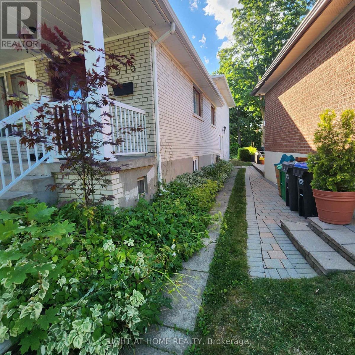 575 Eversley Drive, Mississauga, Ontario  L5A 2E1 - Photo 44 - W12924606