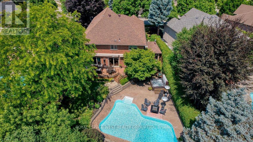 2293 Carpenters Circle, Oakville, Ontario  L6M 3C6 - Photo 3 - W12924628