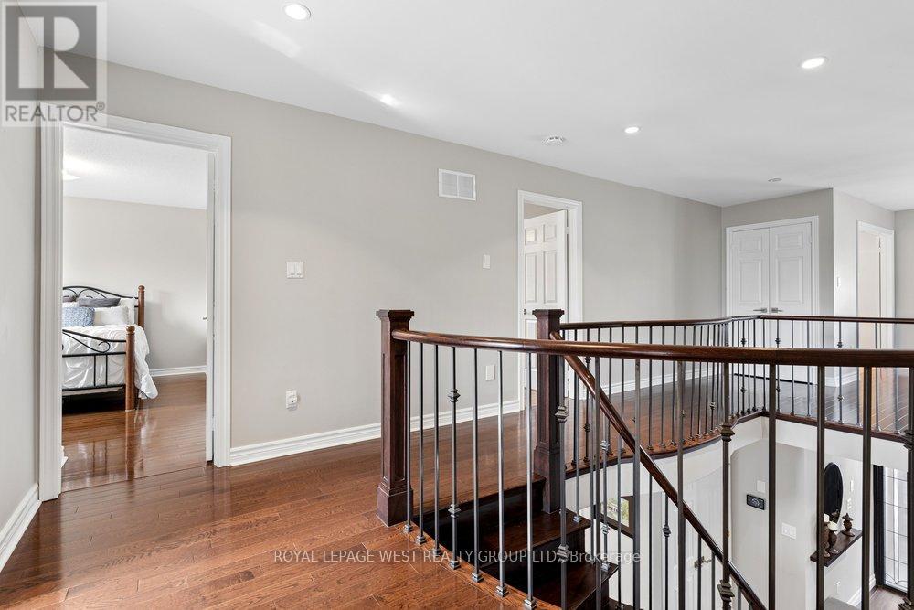 2293 Carpenters Circle, Oakville, Ontario  L6M 3C6 - Photo 32 - W12924628