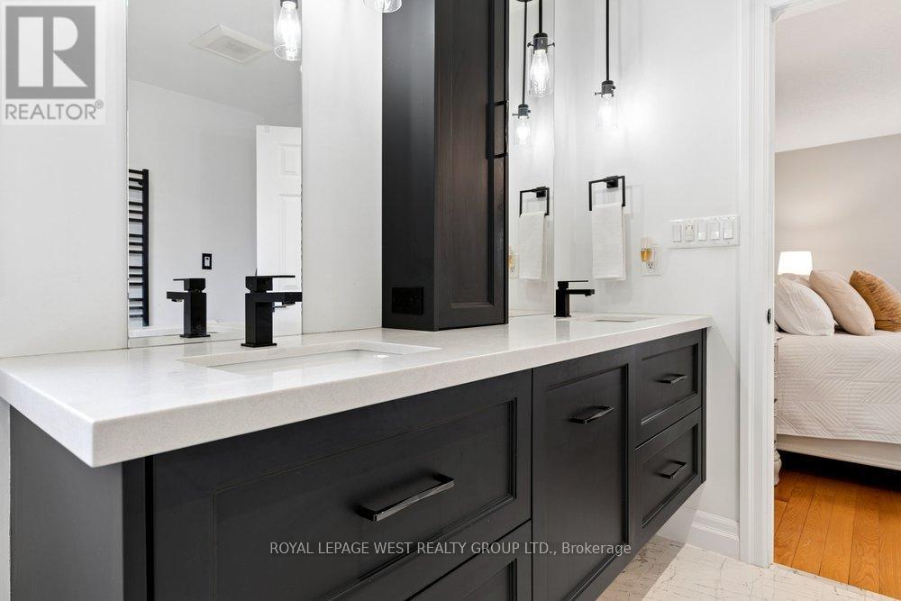 2293 Carpenters Circle, Oakville, Ontario  L6M 3C6 - Photo 38 - W12924628