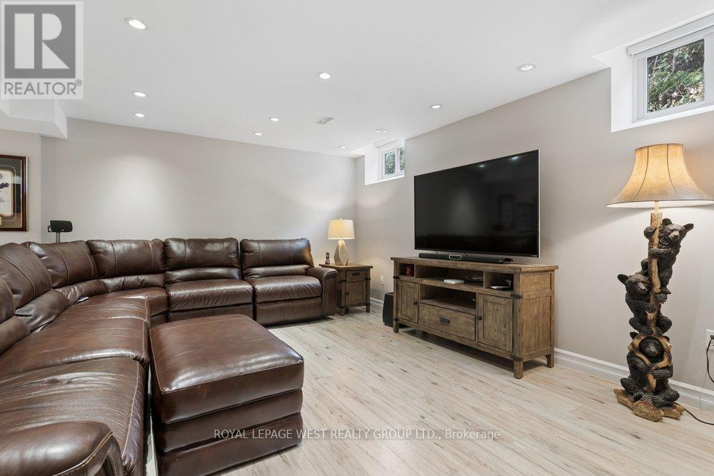 2293 Carpenters Circle, Oakville, Ontario  L6M 3C6 - Photo 48 - W12924628