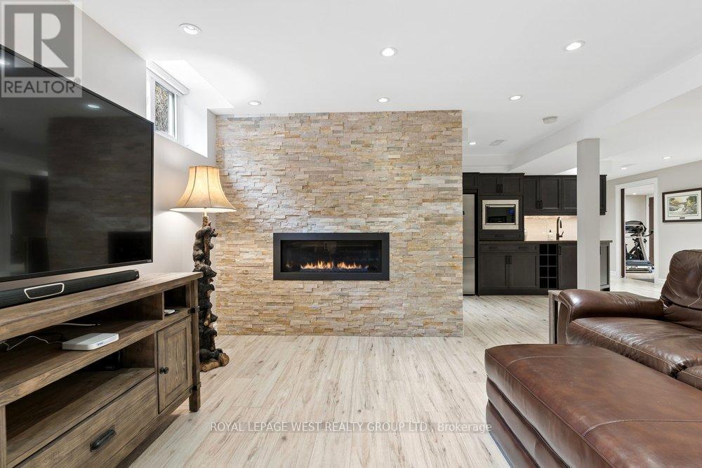 2293 Carpenters Circle, Oakville, Ontario  L6M 3C6 - Photo 49 - W12924628