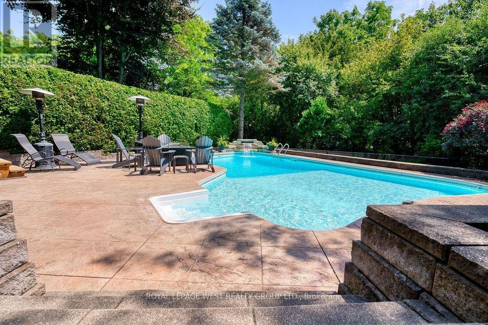 2293 Carpenters Circle, Oakville, Ontario  L6M 3C6 - Photo 5 - W12924628