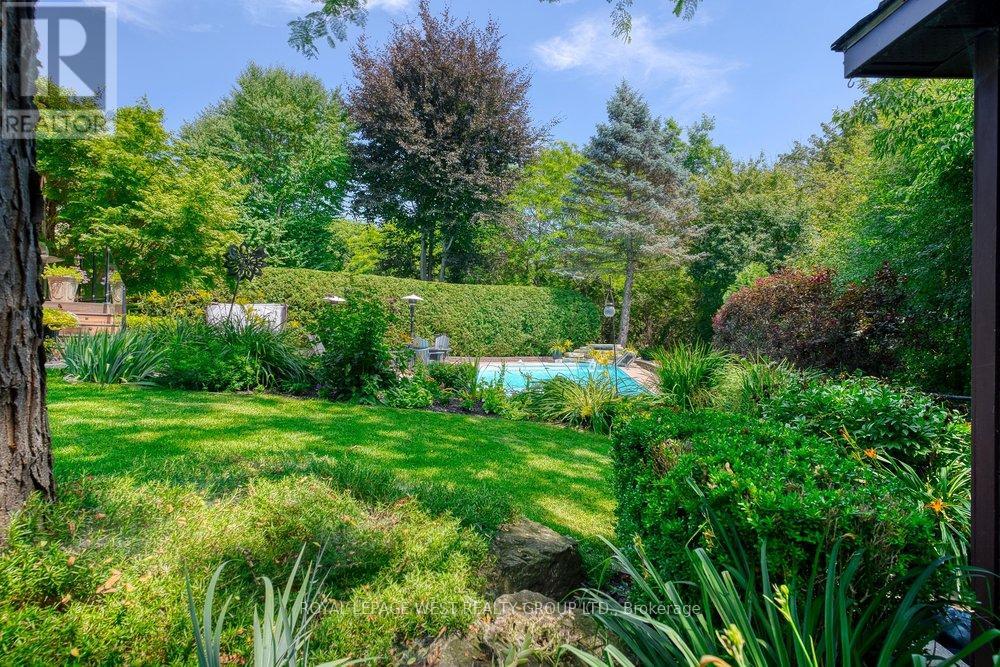 2293 Carpenters Circle, Oakville, Ontario  L6M 3C6 - Photo 8 - W12924628