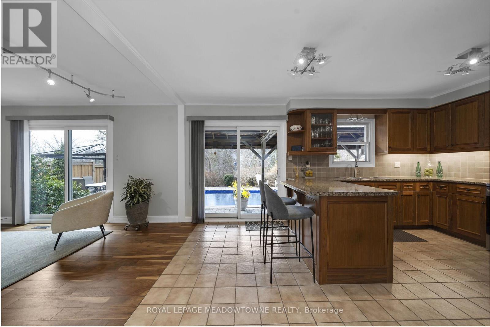 431 Gowland Crescent, Milton, Ontario  L9T 4B9 - Photo 12 - W12924638