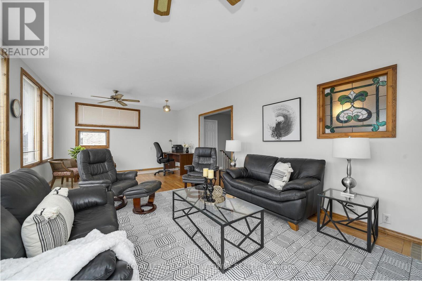 431 Gowland Crescent, Milton, Ontario  L9T 4B9 - Photo 19 - W12924638