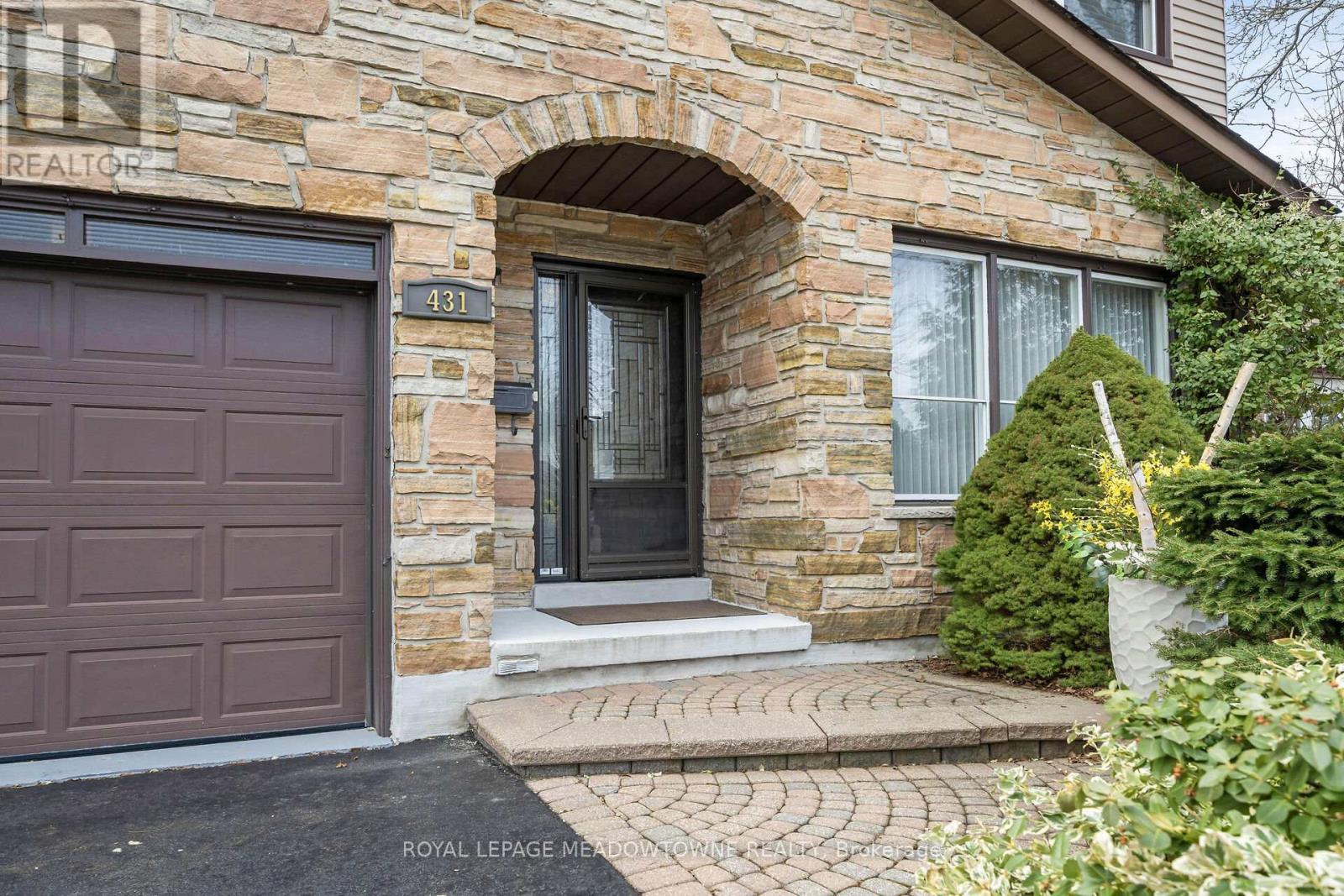 431 Gowland Crescent, Milton, Ontario  L9T 4B9 - Photo 3 - W12924638