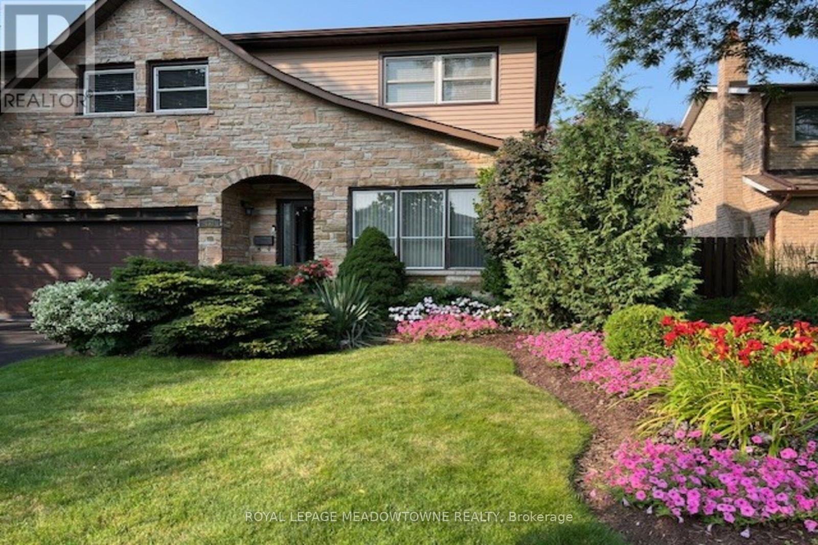 431 Gowland Crescent, Milton, Ontario  L9T 4B9 - Photo 4 - W12924638