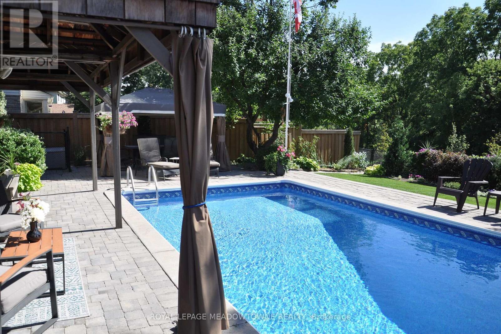 431 Gowland Crescent, Milton, Ontario  L9T 4B9 - Photo 5 - W12924638