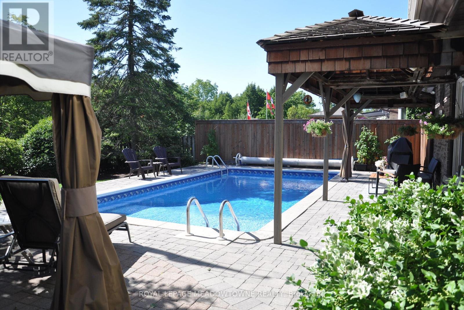 431 Gowland Crescent, Milton, Ontario  L9T 4B9 - Photo 6 - W12924638