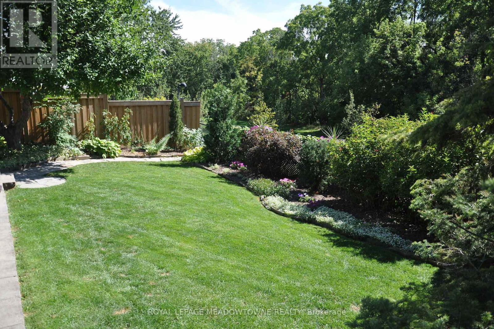 431 Gowland Crescent, Milton, Ontario  L9T 4B9 - Photo 7 - W12924638