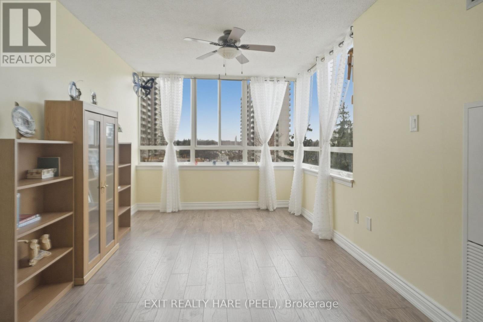 407 - 5 Lisa Street, Brampton, Ontario  L6T 4T4 - Photo 11 - W12924648