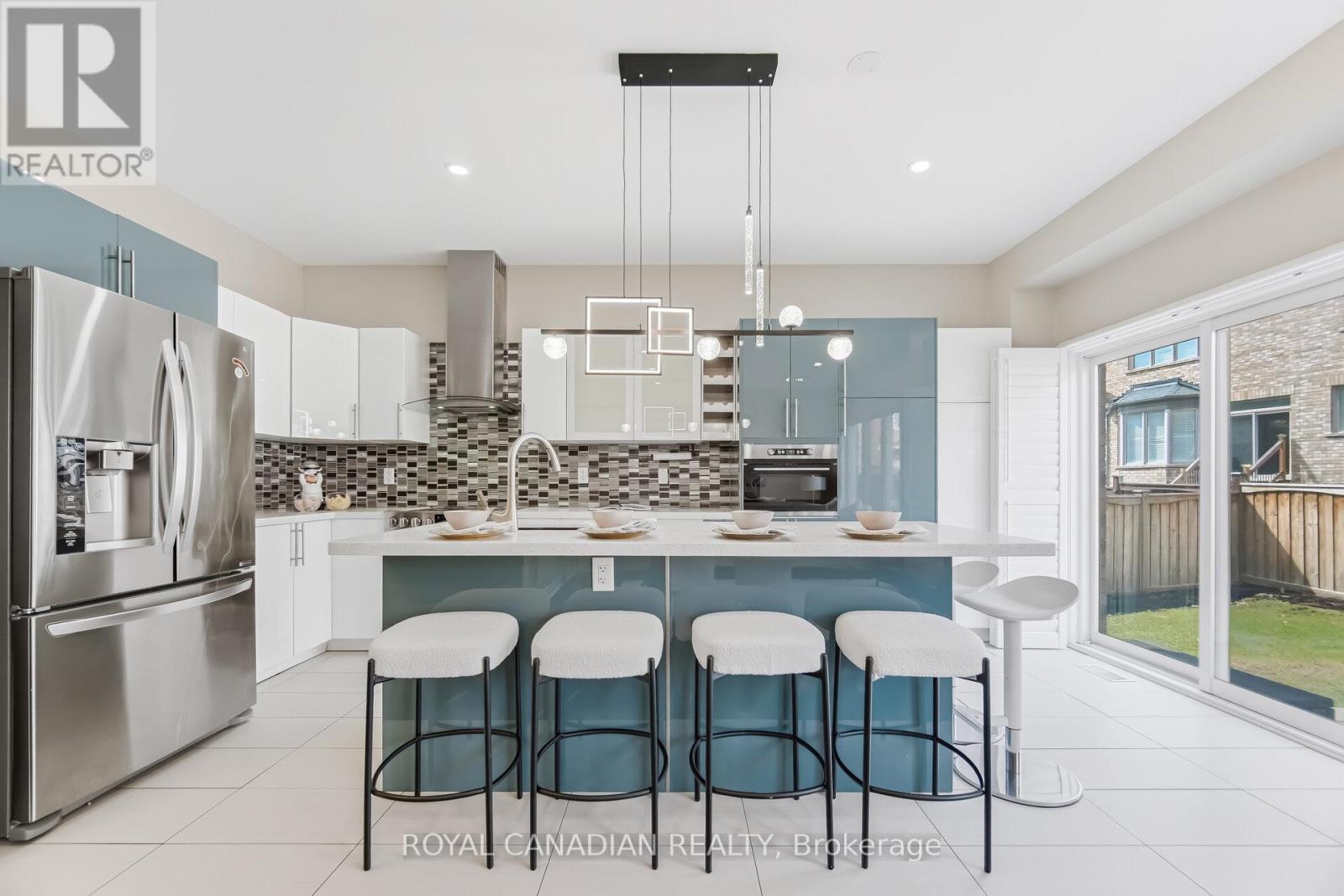 83 Mander Place, Milton, Ontario  L9T 7A8 - Photo 16 - W12924704