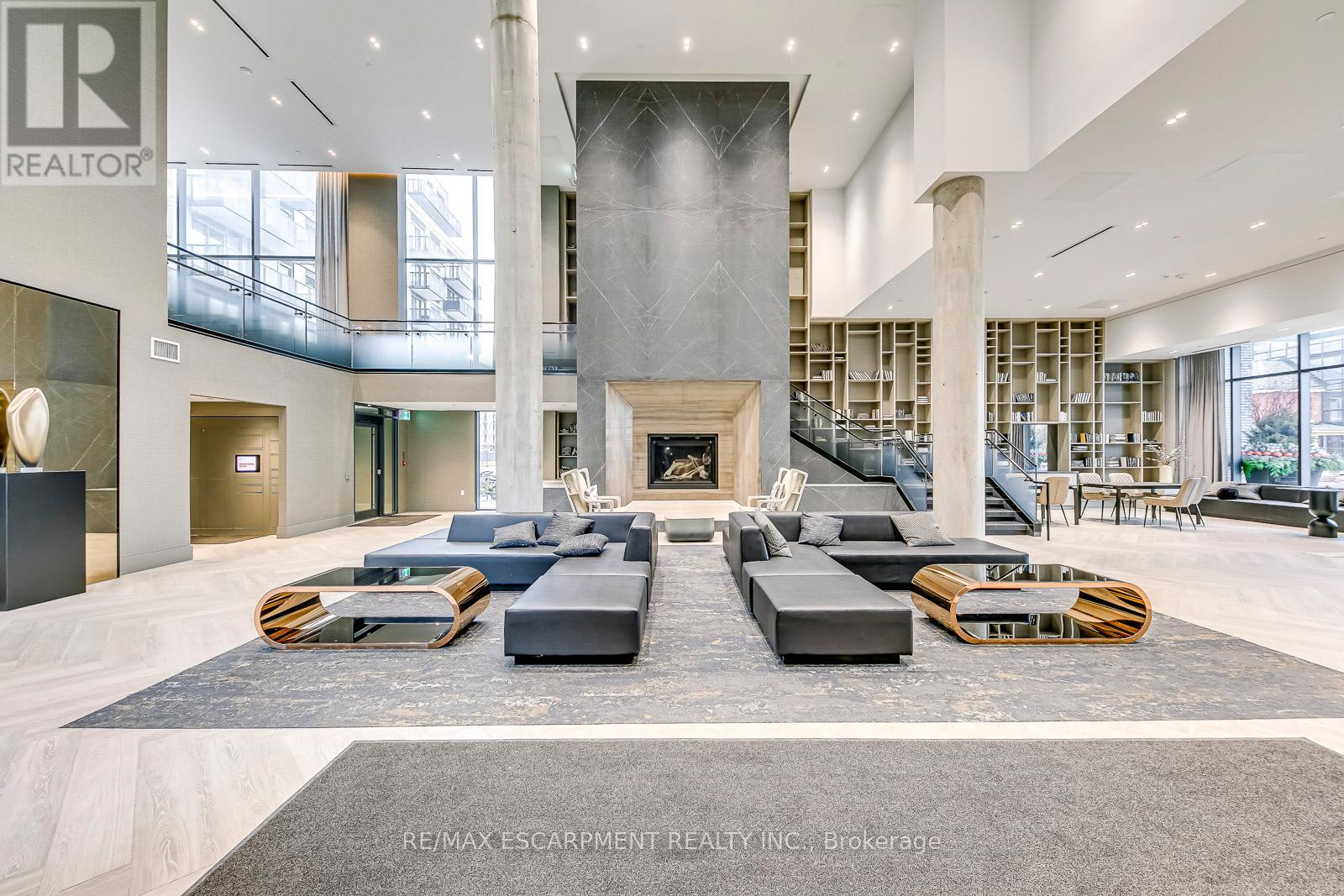 112 - 2450 Old Bronte Road, Oakville, Ontario  L6M 5P6 - Photo 3 - W12924708