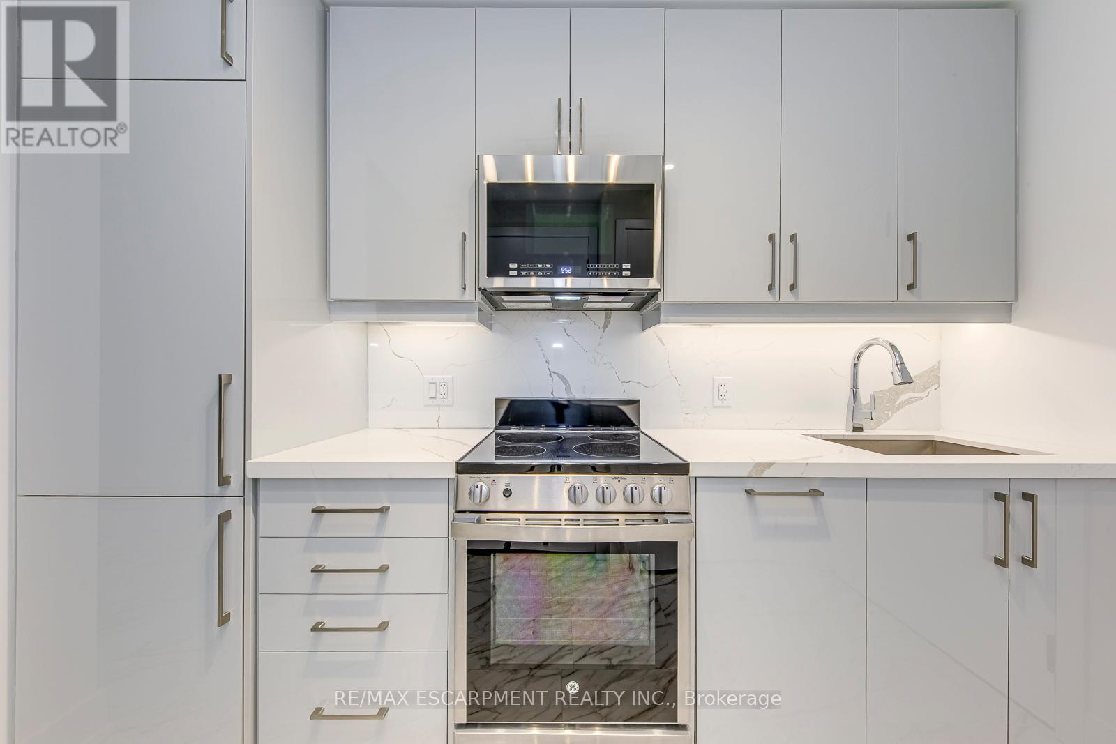 112 - 2450 Old Bronte Road, Oakville, Ontario  L6M 5P6 - Photo 9 - W12924708