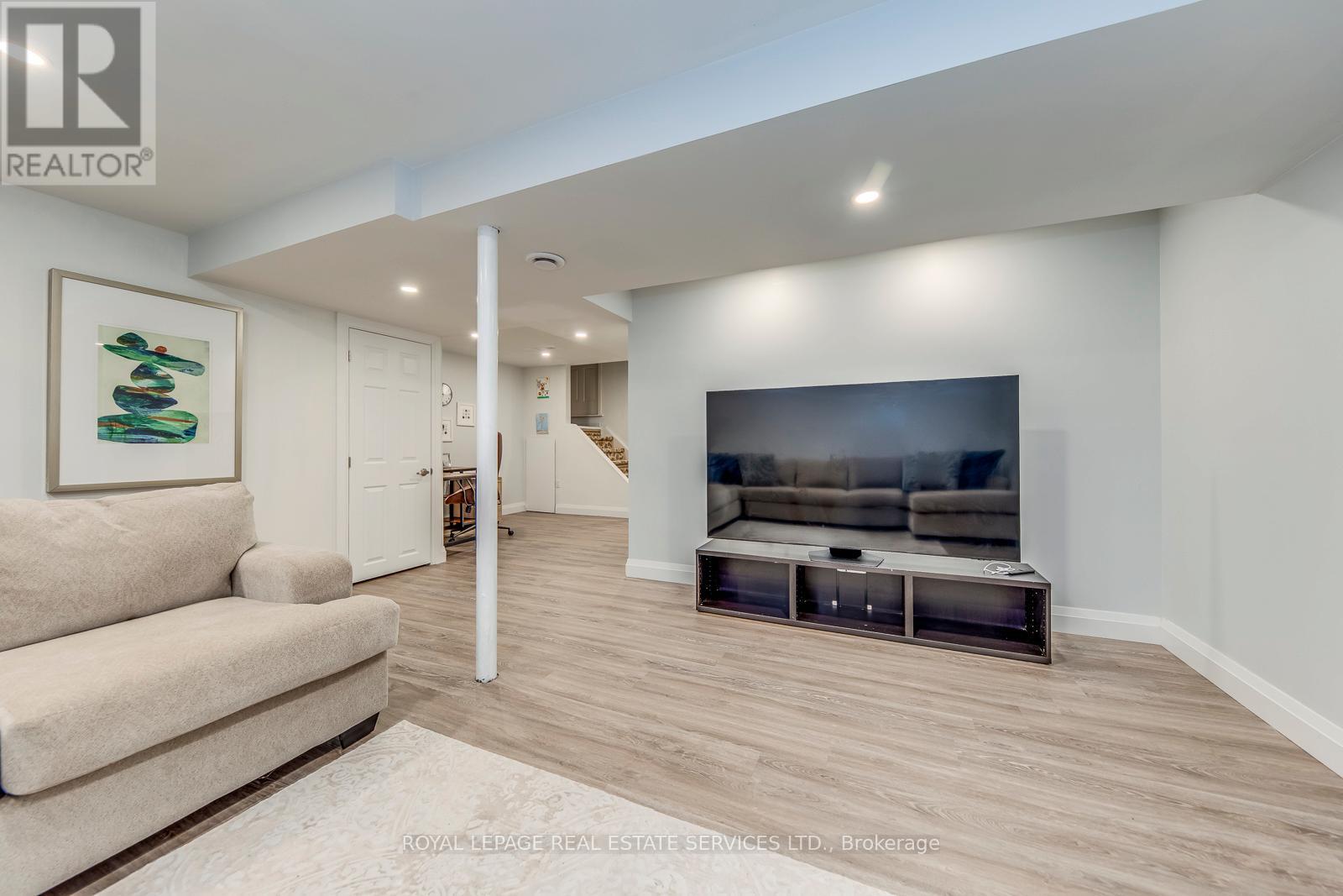 2066 Broadleaf Crescent, Burlington, Ontario  L7L 6S4 - Photo 27 - W12924720