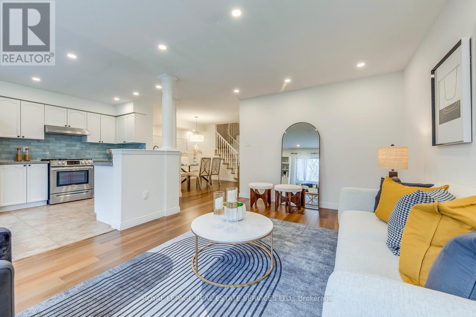 2066 Broadleaf Crescent, Burlington, Ontario  L7L 6S4 - Photo 9 - W12924720