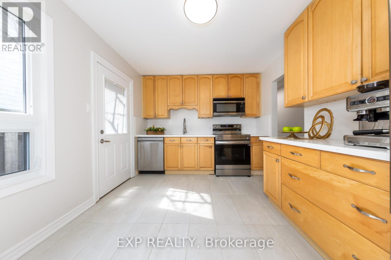 584 Elliott Crescent, Milton, Ontario  L9T 3G4 - Photo 11 - W12924738